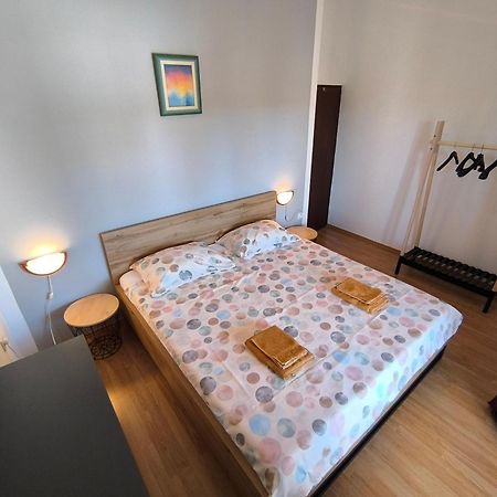 Apartment Jal 로비니 외부 사진