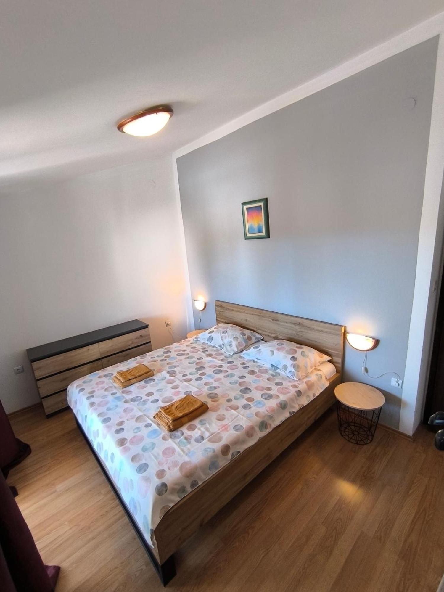 Apartment Jal 로비니 외부 사진